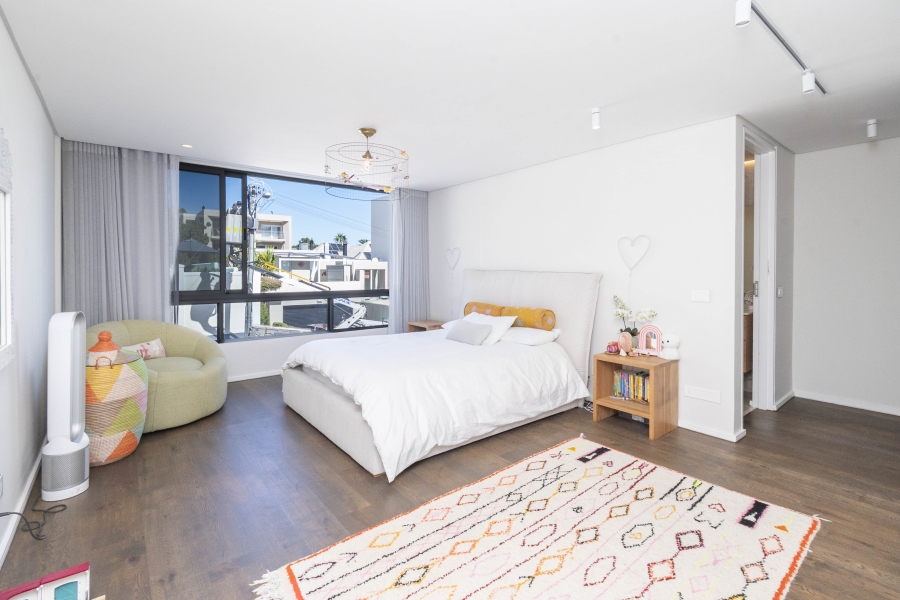 4 Bedroom Property for Sale in Fresnaye Western Cape
